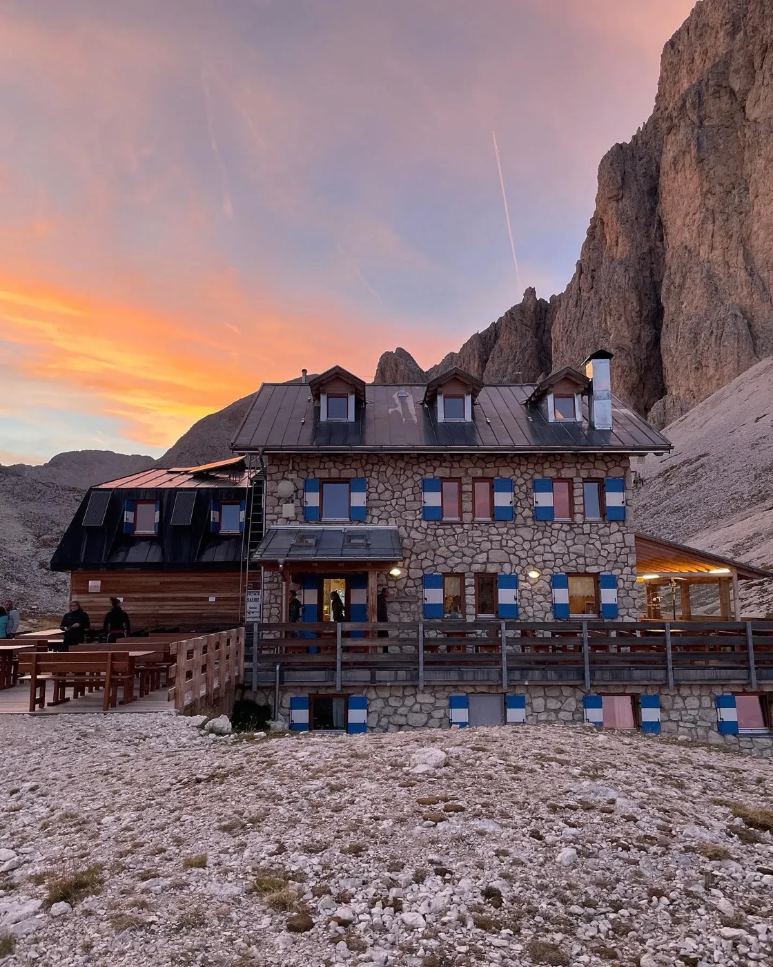 Rifugio Antermoia exterior